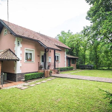 Nika Hotel Catrnja Bagian luar foto