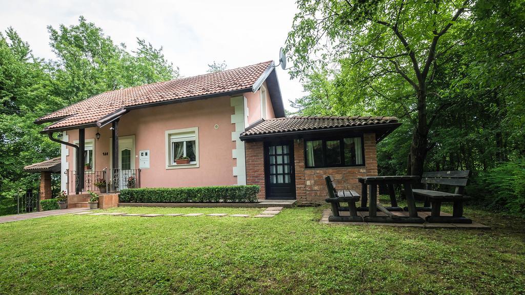 Nika Hotel Catrnja Bagian luar foto