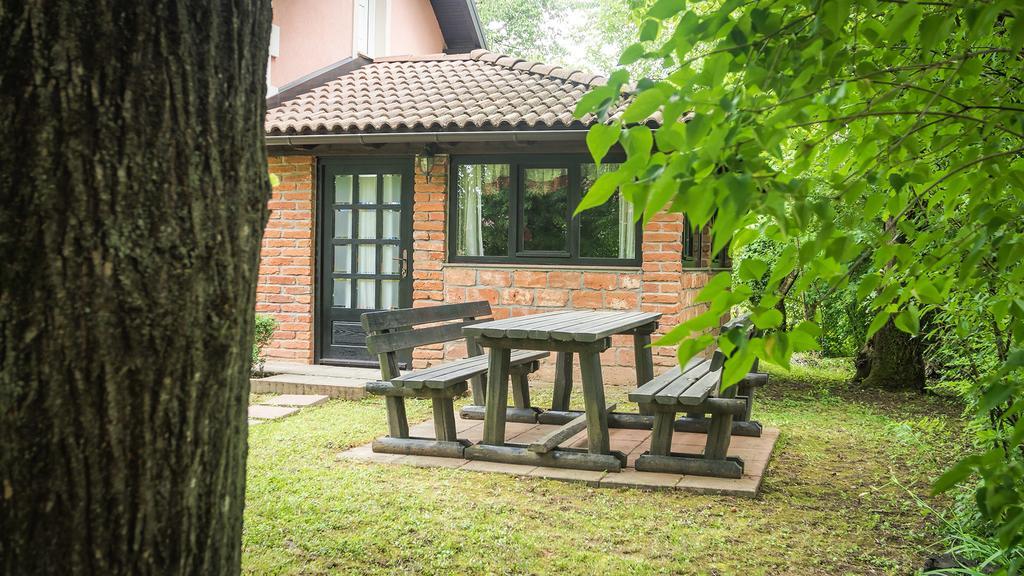 Nika Hotel Catrnja Bagian luar foto